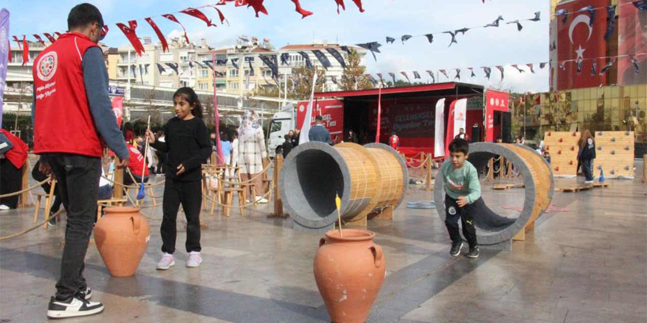 Geleneksel Oyun Tırı Aydınlılarla buluştu