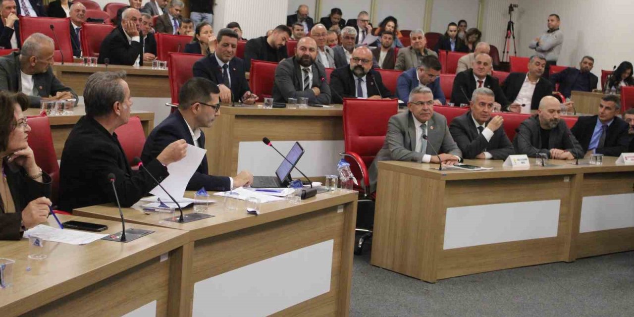 Büyükşehir meclisinde ‘sıralama’ tartışması