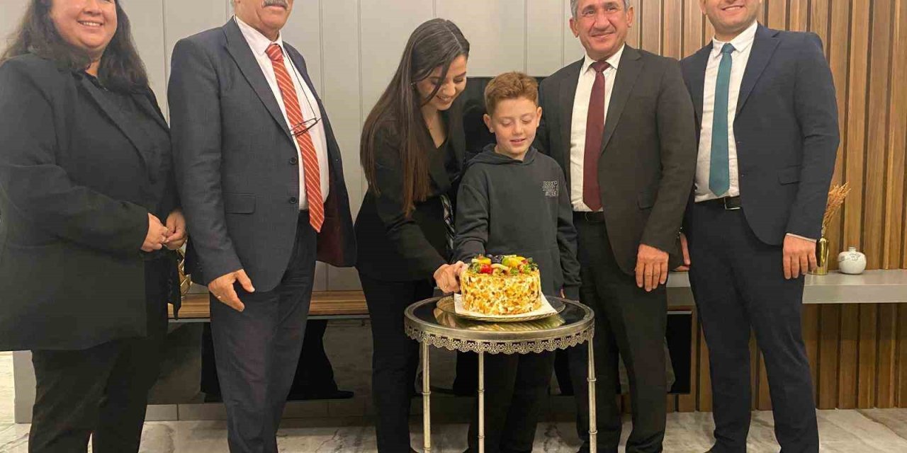 Menteşe’de öğretmenlere ’çifte kutlama’ sürprizi