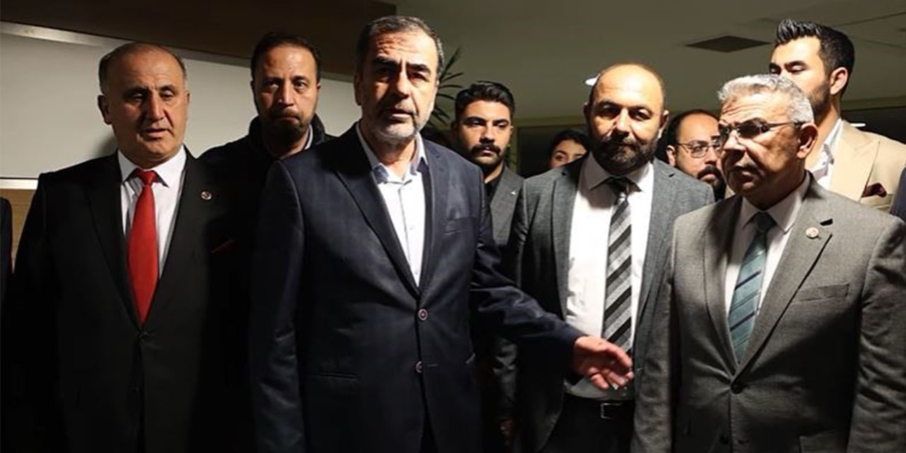 AK Parti'den, CHP'li meclis üyelerine  "tutarlı siyaset yapın" çağrısı