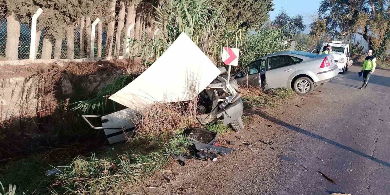 Ödemiş’te hatalı sollama kazası: 3 yaralı