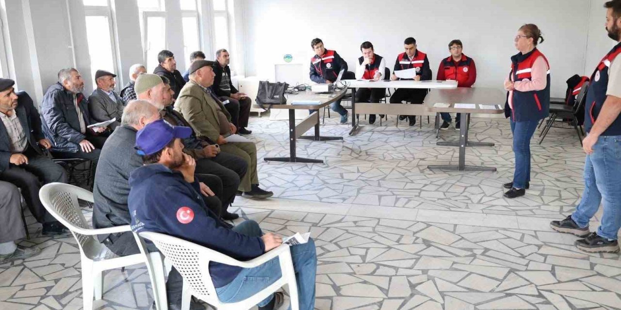 Afyonkarahisar’da çiftçilere yönelik toplantı