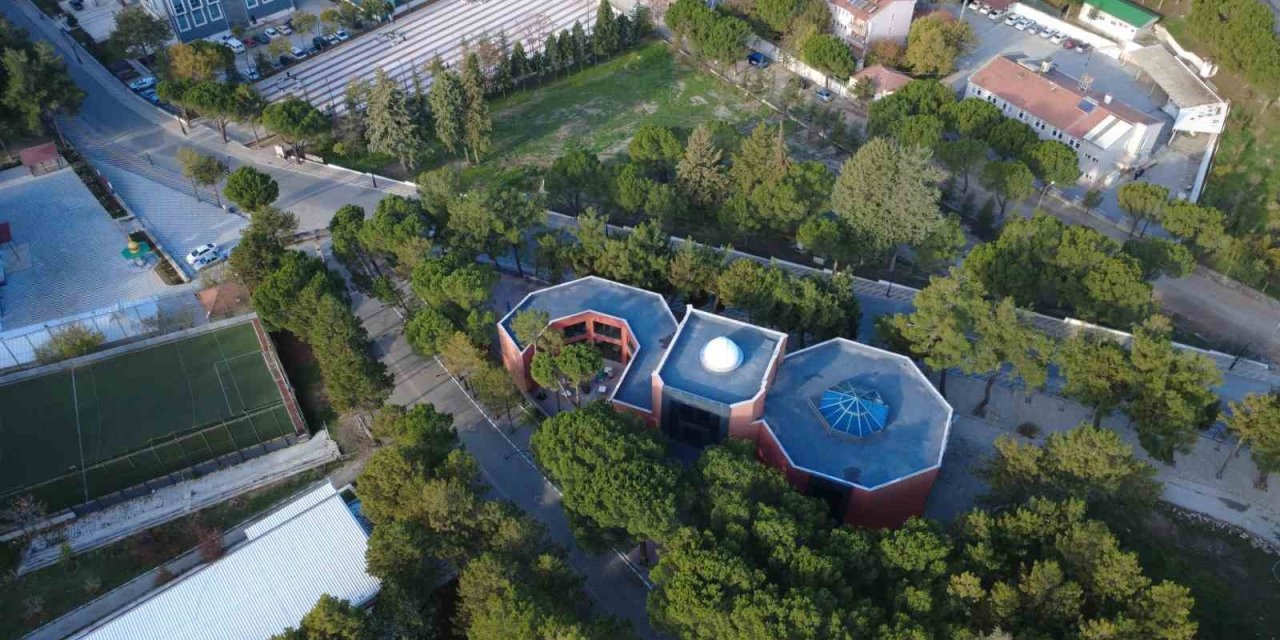 Görmeyi çok istediği eseri onun adıyla açıldı