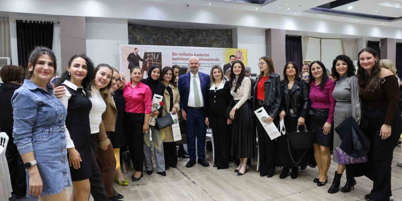 Başkan Pehlivan: "Hayatta takdire değer ne varsa, temelinde bir öğretmenin emeği vardır"