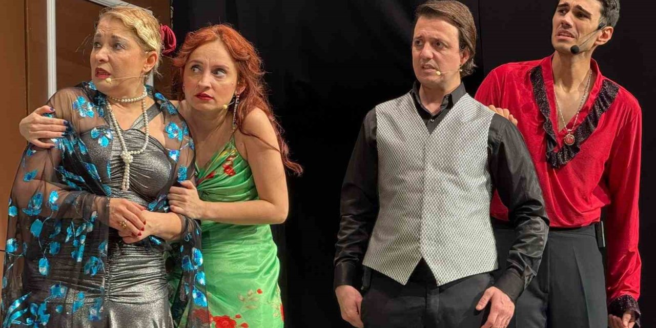 Efsane müzikal ’Hisseli Harikalar Kumpanyası’na İzmir’de yoğun ilgi