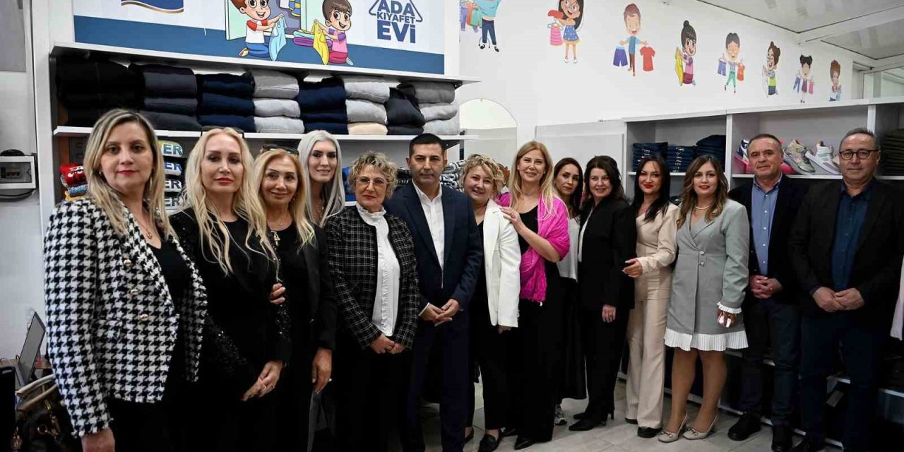 Kuşadası’nda ’Ada Kıyafet Evi’ açıldı