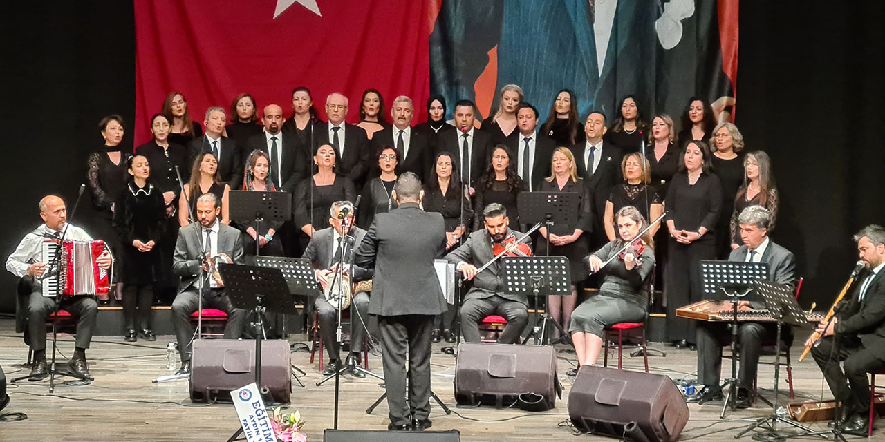 Aydın’da Öğretmenler Günü’ne özel muhteşem konser: Maarif Korosu ayakta alkışlandı
