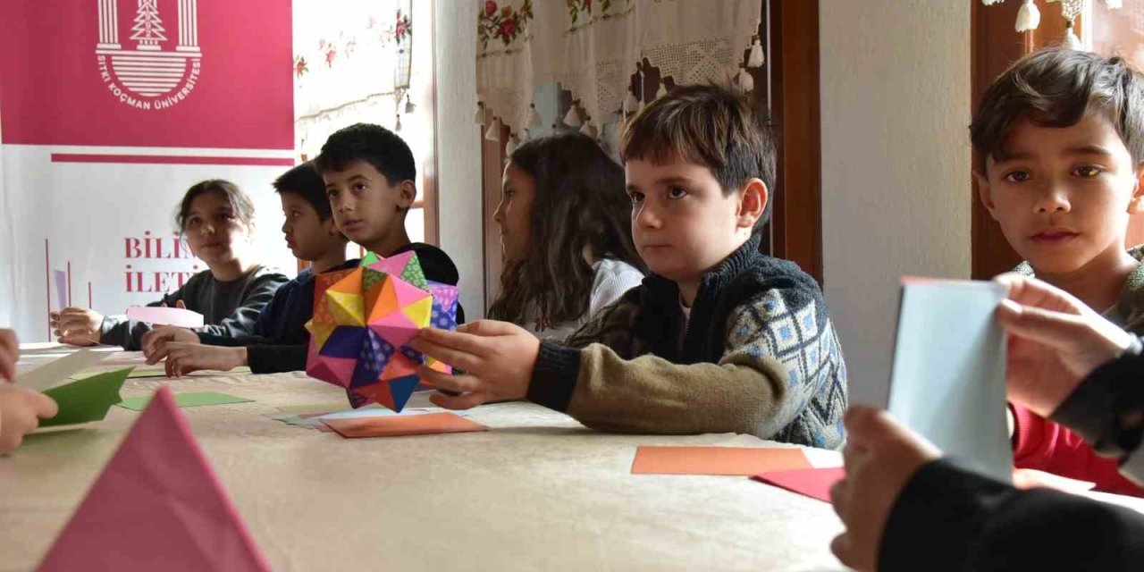 Çocuklar origami ile geometrinin dünyasını keşfetti