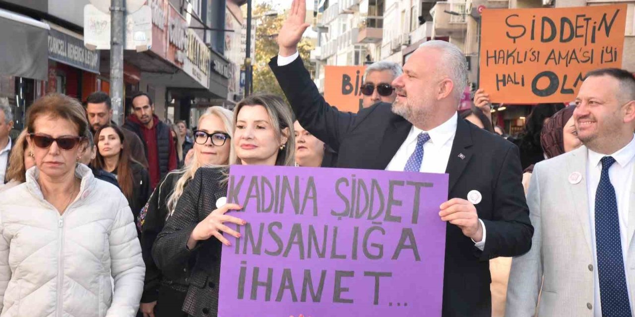 Menemen, kadına şiddete karşı tek ses oldu