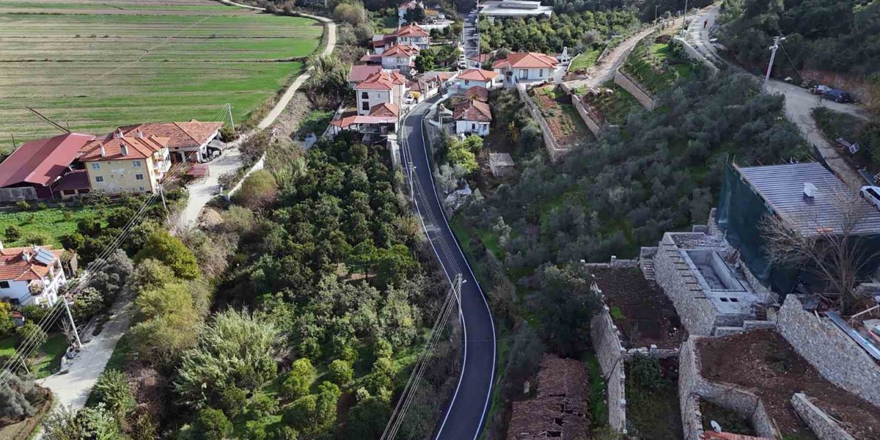 Muğla Büyükşehir, Şirinköy-Akçapınar yolunu yeniledi