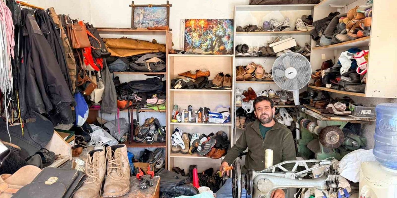 Datça’da 26 yıldır ayakkabı tamirciliği yapıyor