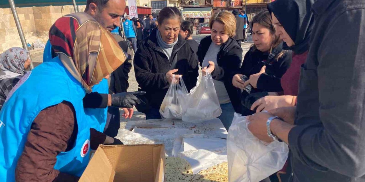 Sultandağı’nda Gazze yararına hayır çarşısı kuruldu