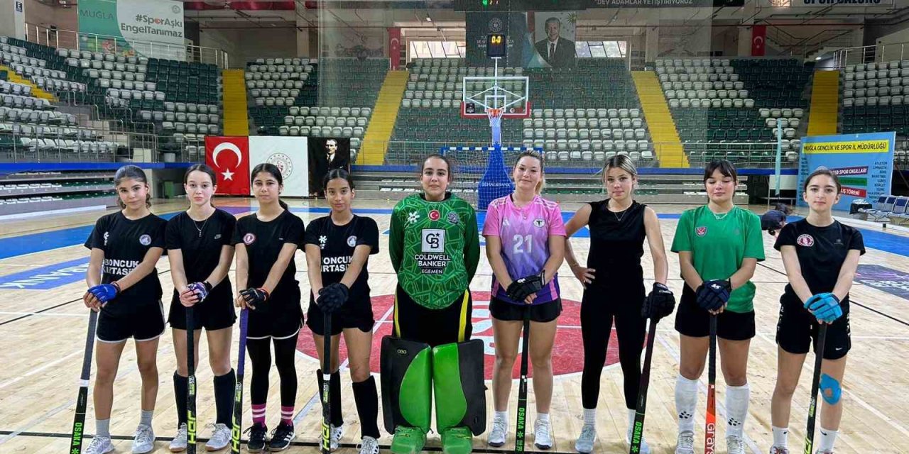 Muğla’nın Kadın Hokey takımı, "Tiflis Kupası" için Gürcistan yolcusu