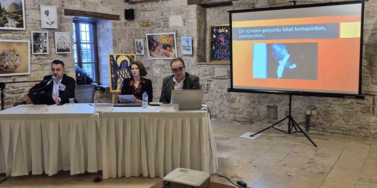 ‘Aşık Veysel’ Kuşadası’nda anıldı