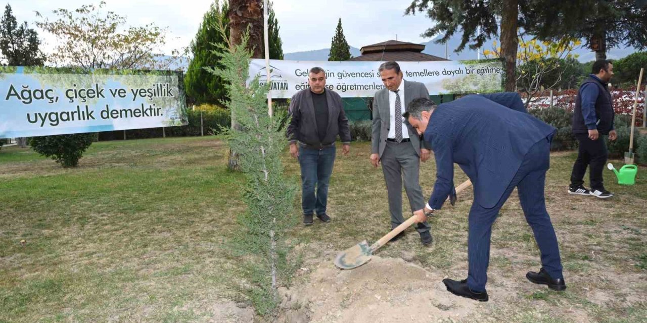 Denizli Milli Eğitim ‘Yeşeren Eller Hareketi Fidan Dikme’ kampanyası başlattı
