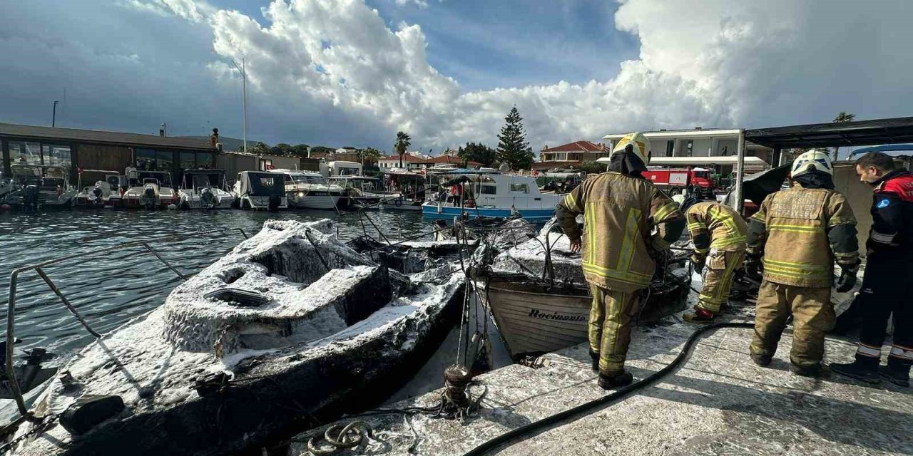 Çeşme’deki yangında 7 tekne alevlere teslim oldu