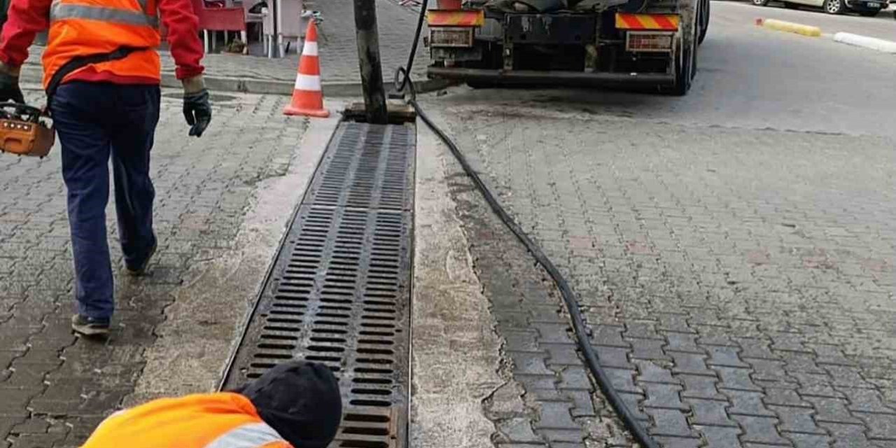 MUSKİ yağış tedbirlerini arttırdı, vatandaşları da  uyardı