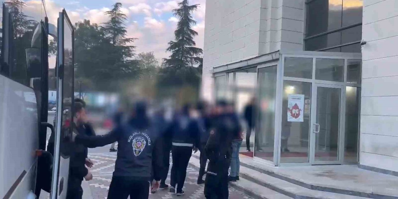 Manisa merkezli 8 ilde yasa dışı bahis operasyonunda 23 gözaltı
