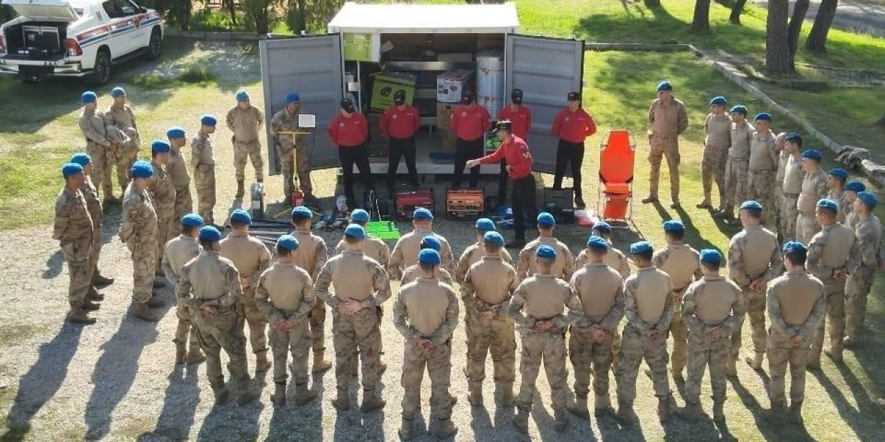 Aydın’da 105 jandarma personeline afet eğitimi verildi