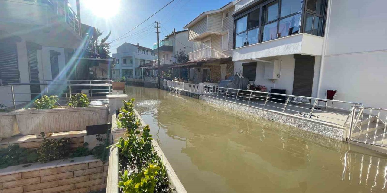 Selin etkilediği Foça’nın sokakları Venedik’e döndü