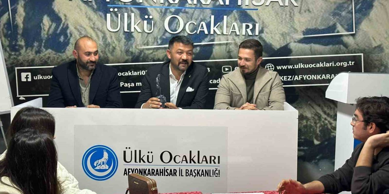 Afyonkarahisar’da Türk Dünyası ve Türk Tarihi konulu bilgi yarışması düzenledi