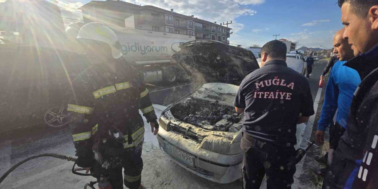 Ortaca’da araç yangını