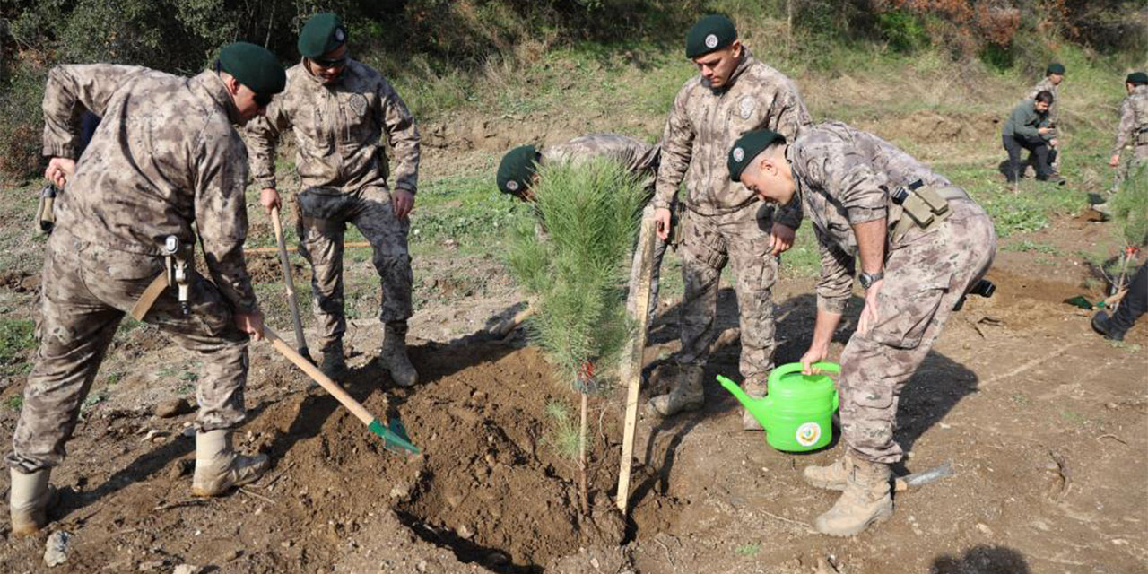 Aydın’da 33 şehit polis için 333 fidan dikildi