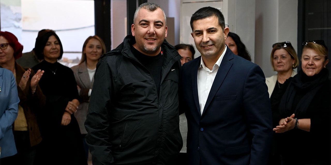 CHP Kuşadası’nda coşkulu rozet töreni:  Ömer Günel’den birlik mesajı
