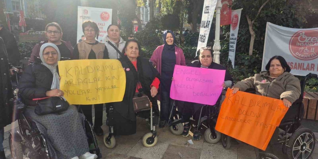 Denizlili vatandaşlar engelli bireylerin yaşadıkları zorlukları ‘1 Dakika Özel İnsan’ etkinliğinde hisseti