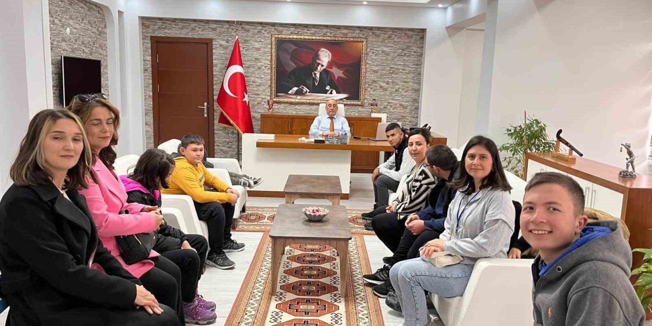 Kaymakam İlhan, özel öğrencileri ağırladı