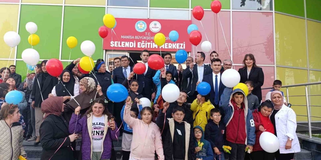 Selendi’de 3 Aralık Dünya Engelliler Günü kutlandı