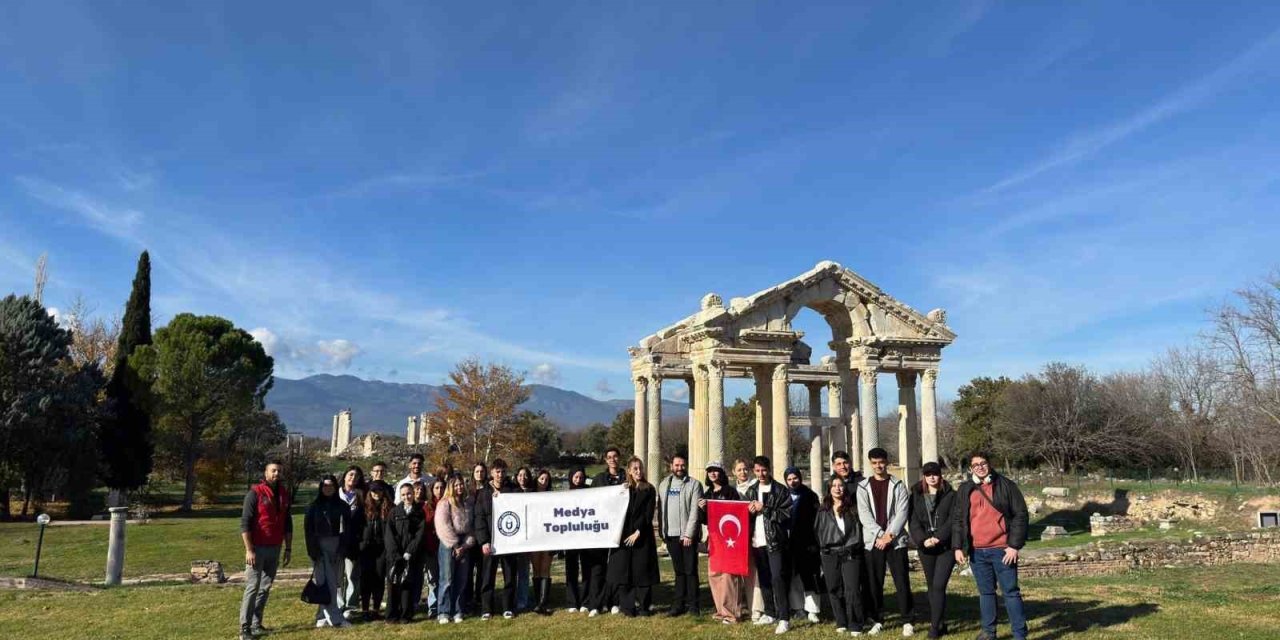Gençler, ’Dünya Mirası’ Afrodisias’ı gezdi