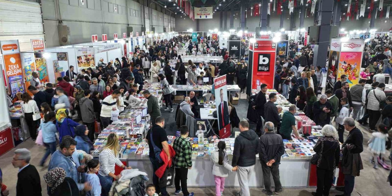 Denizli Kitap Fuarı ziyaretçi akınına uğruyor