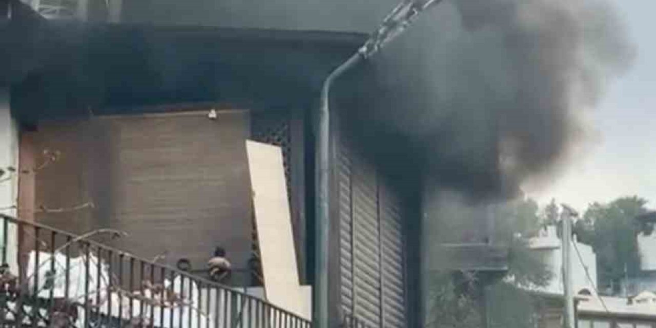 Genç kadın evi ateşe verdi:  Babası dumandan etkilendi