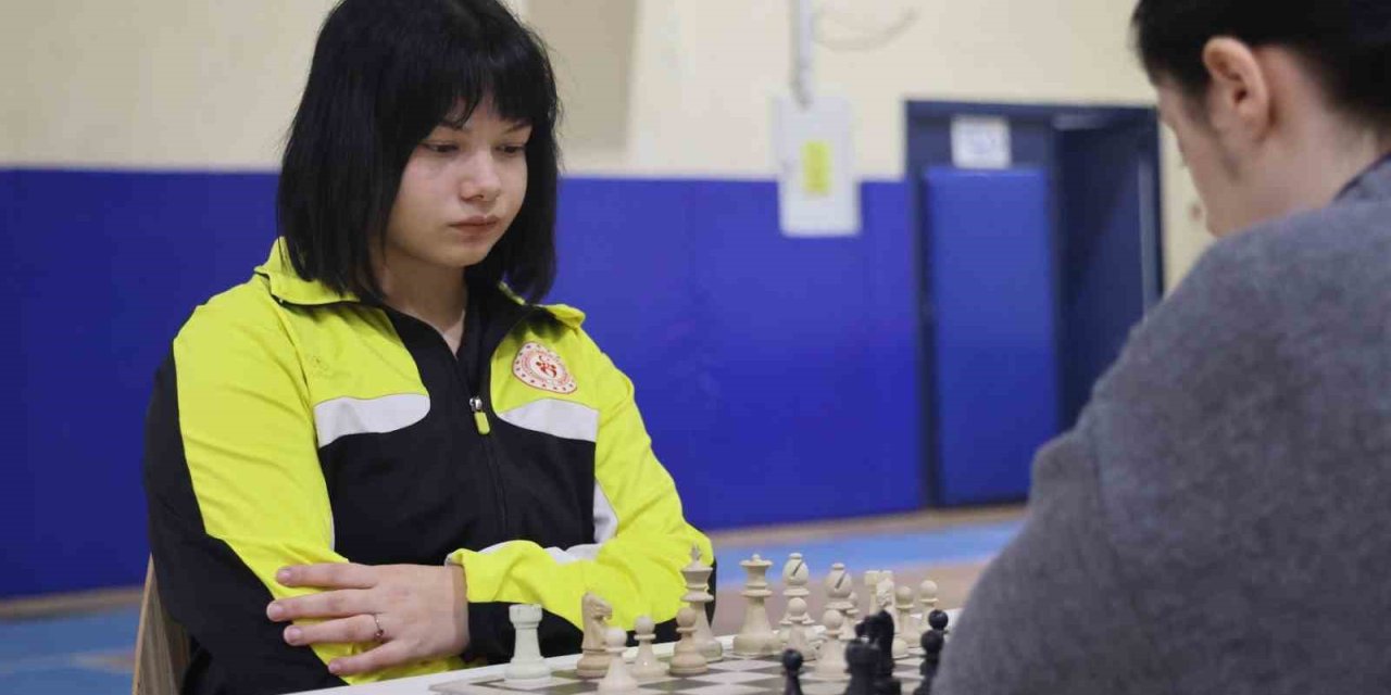 Aydın’da yurtlar arası satranç turnuvası başladı