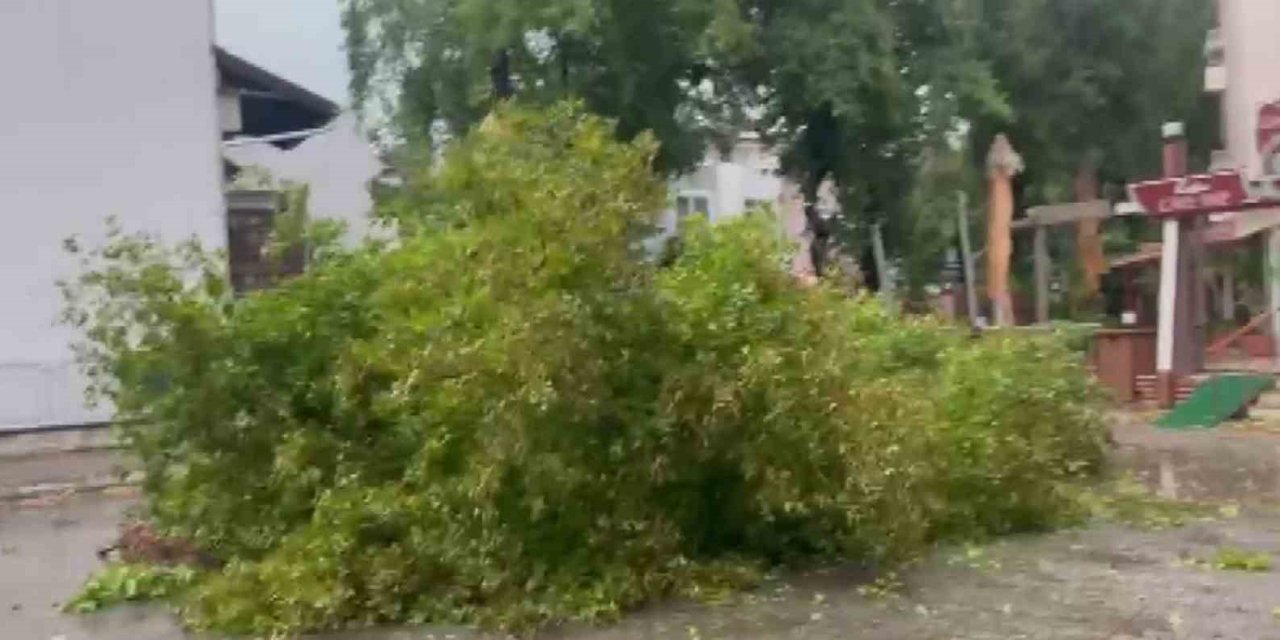 Marmaris’te sağanak etkili oldu