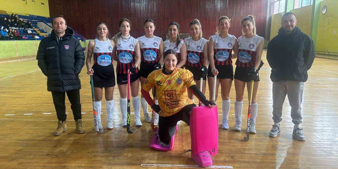 Ege Yıldızları Hokey takımı Tiflis Kupası’nı Muğla’ya getirdi