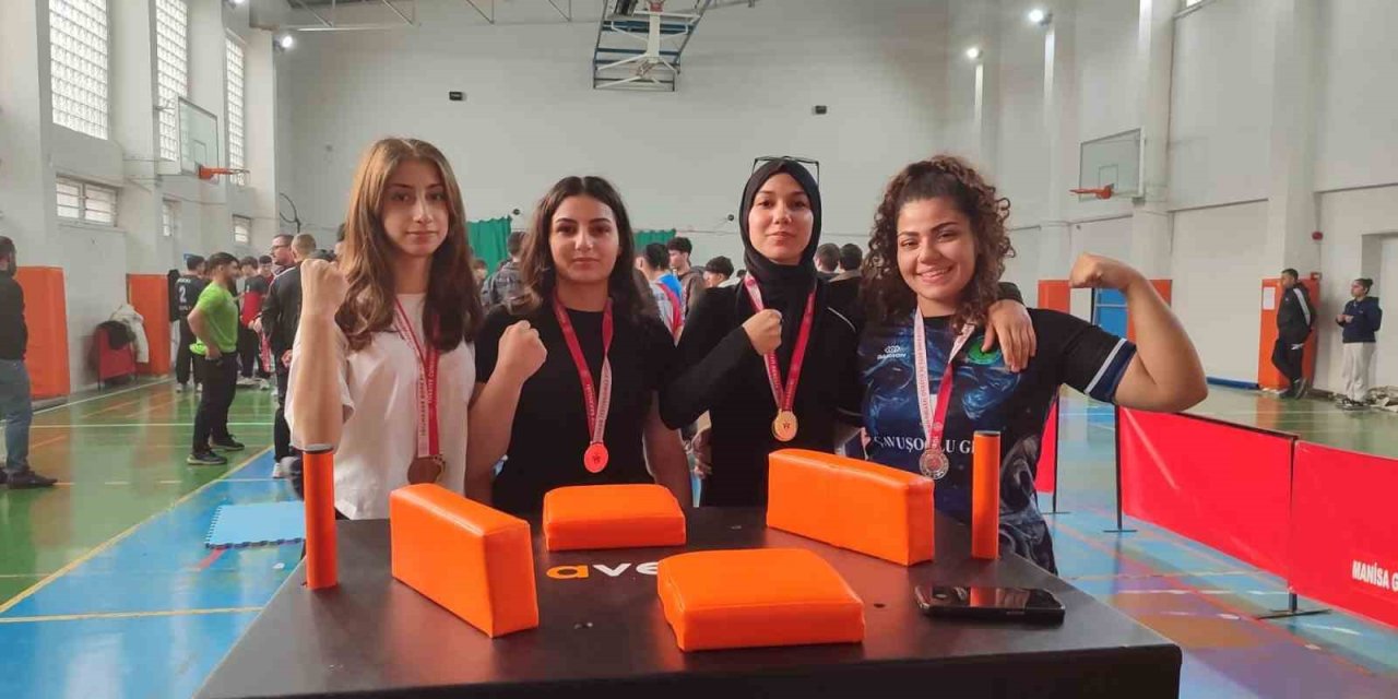 Salihlili imam hatipli kızların bileği bükülmedi