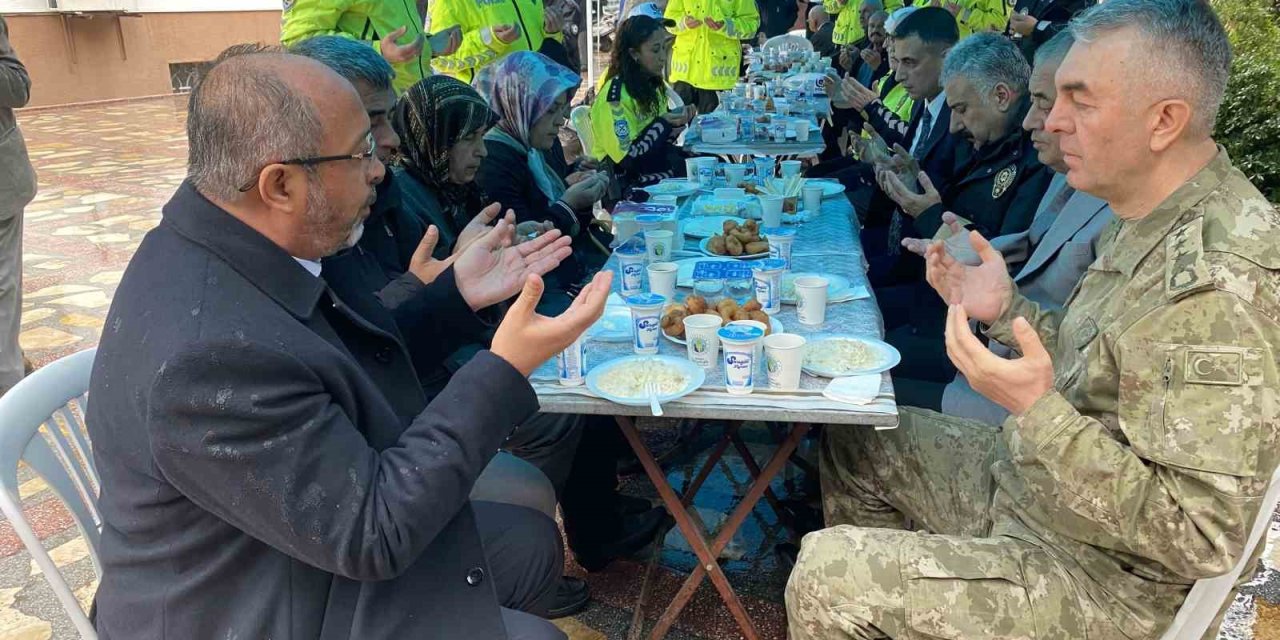 Alaşehir’de şehit olan 2 polis memuru unutulmadı