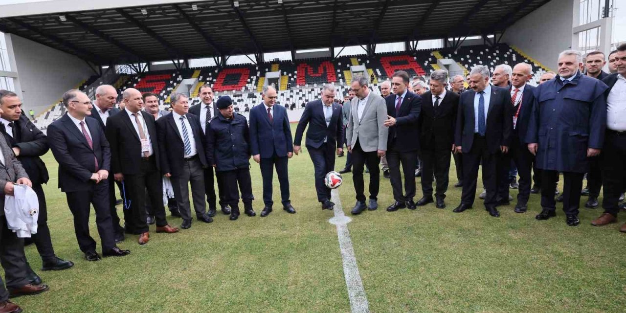Bakan Bak, Soma’da stat açılışı yaptı