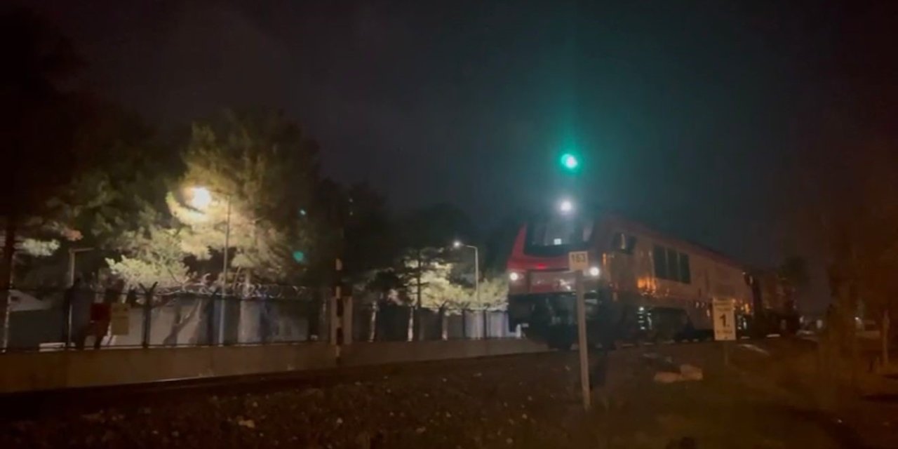 Lokomotifin çarptığı 16 yaşındaki genç hastanede hayatını kaybetti