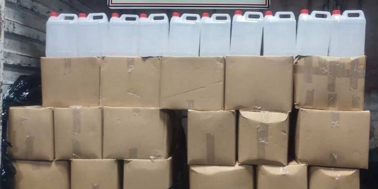 İzmir’de 860 litre etil alkol ele geçirildi