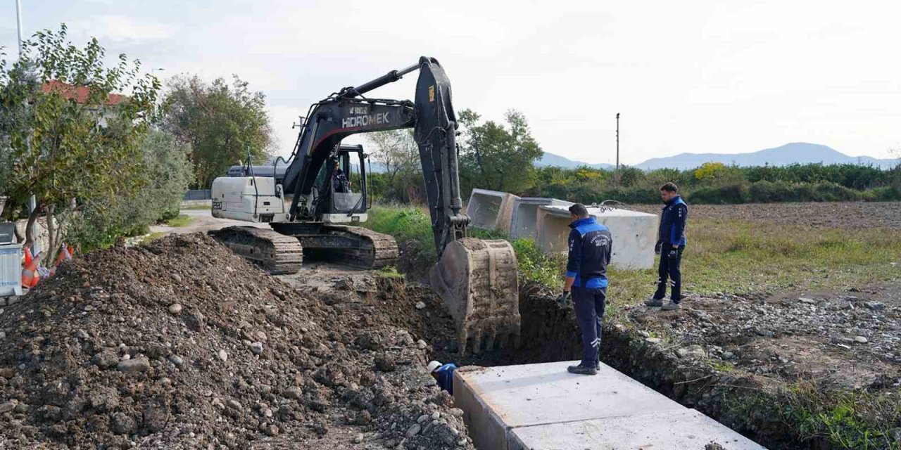 MUSKİ, Ortaca, Bahçelievler ve Okçular Mahallelerinin yağmur suyu hatlarını yeniliyor
