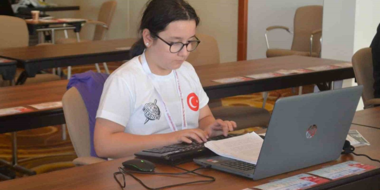 Uluslararası Bilgisayar Klavye Yarışında Türkiye Dünya şampiyonu oldu