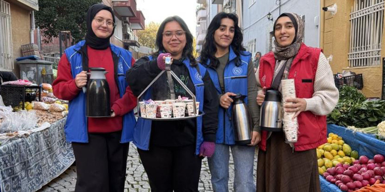 Gönüllülerinden pazarcı  esnafına sıcak çay ikramı