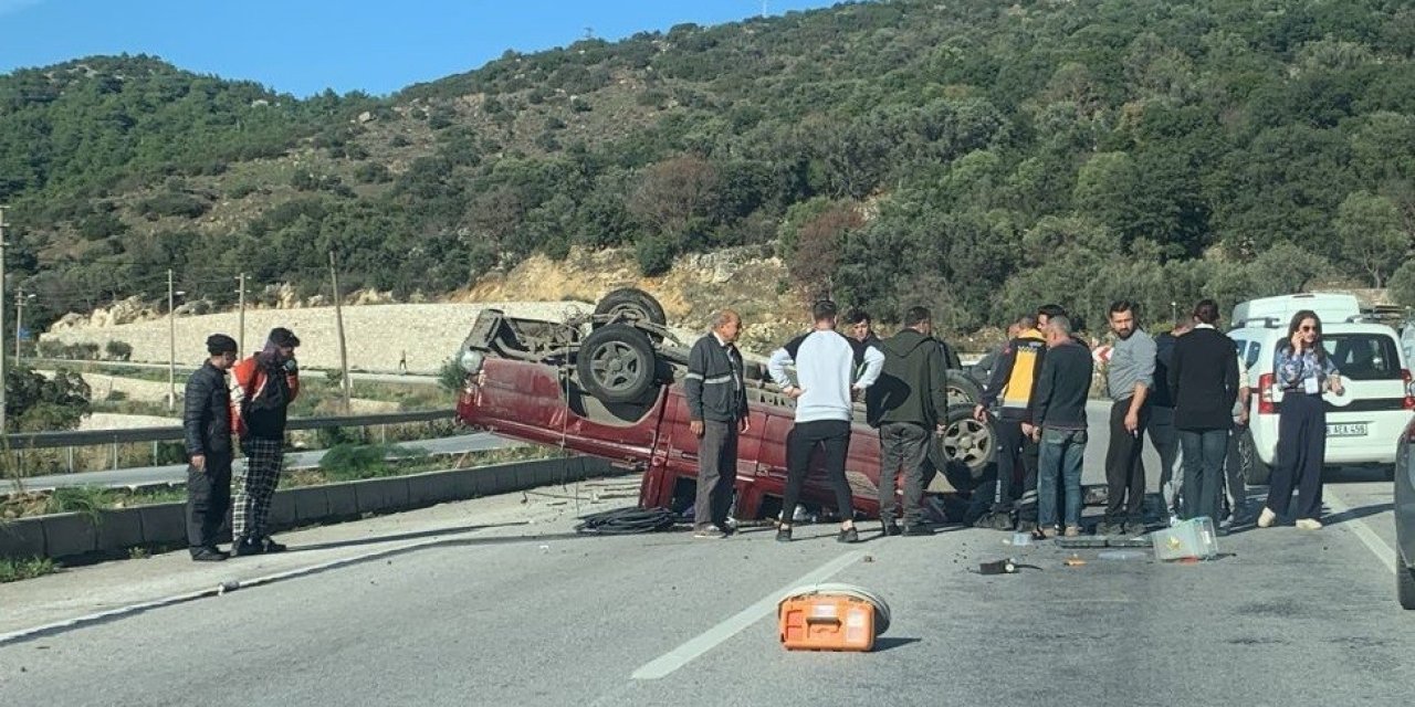 Kamyonet sürücüsü hayatını kaybetti