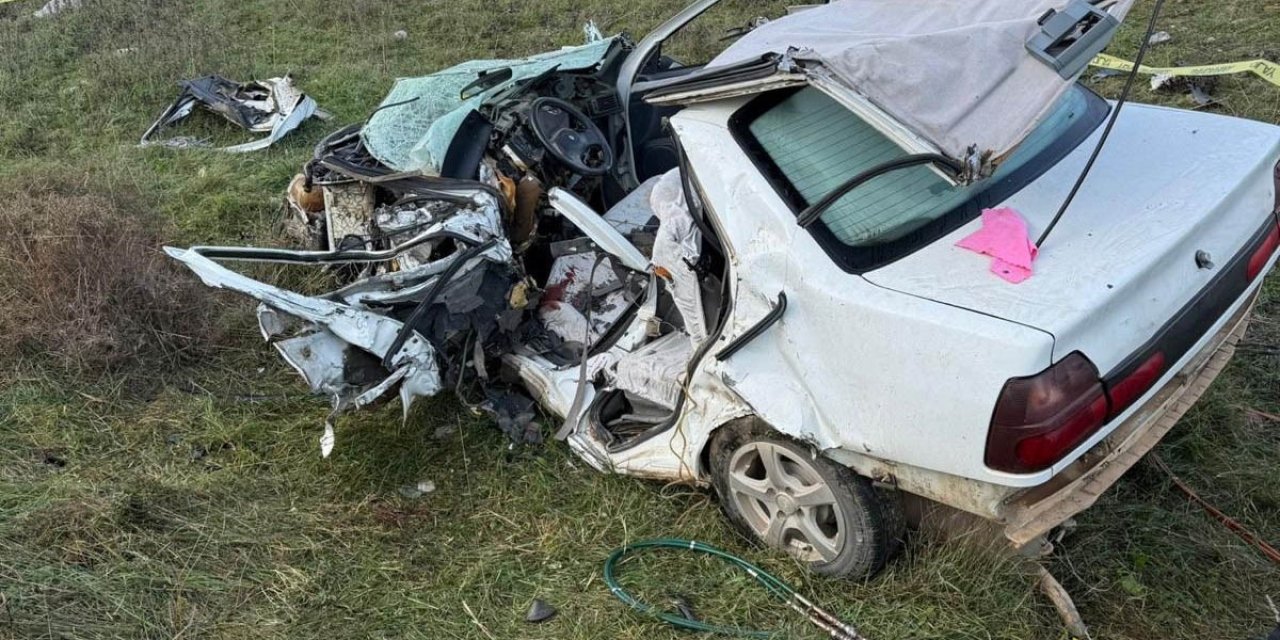 İzmir’de feci kaza: 1 ölü, 1 yaralı