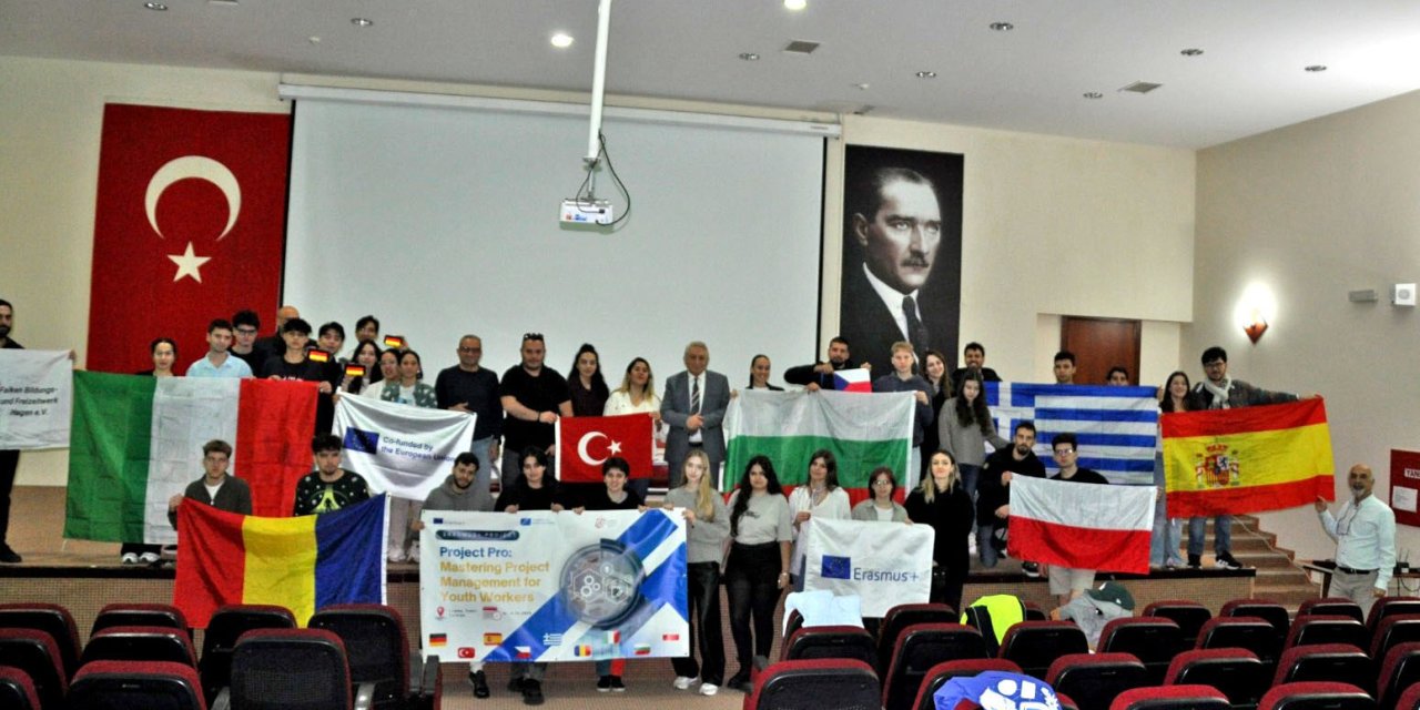 Avrupa’nın 9 ülkesinden gençler Çeşme’de buluştu