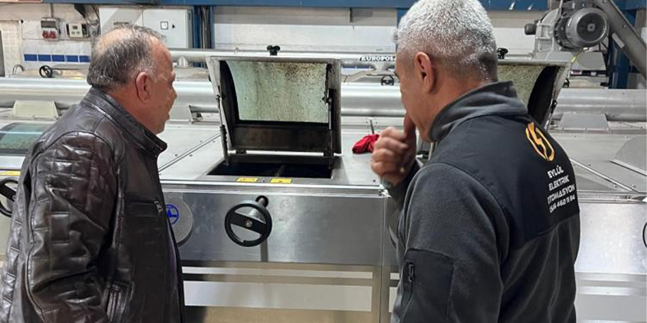 Başkan Özel, zeytin sezonunda üreticilerle yağ sıkım tesisinde buluştu