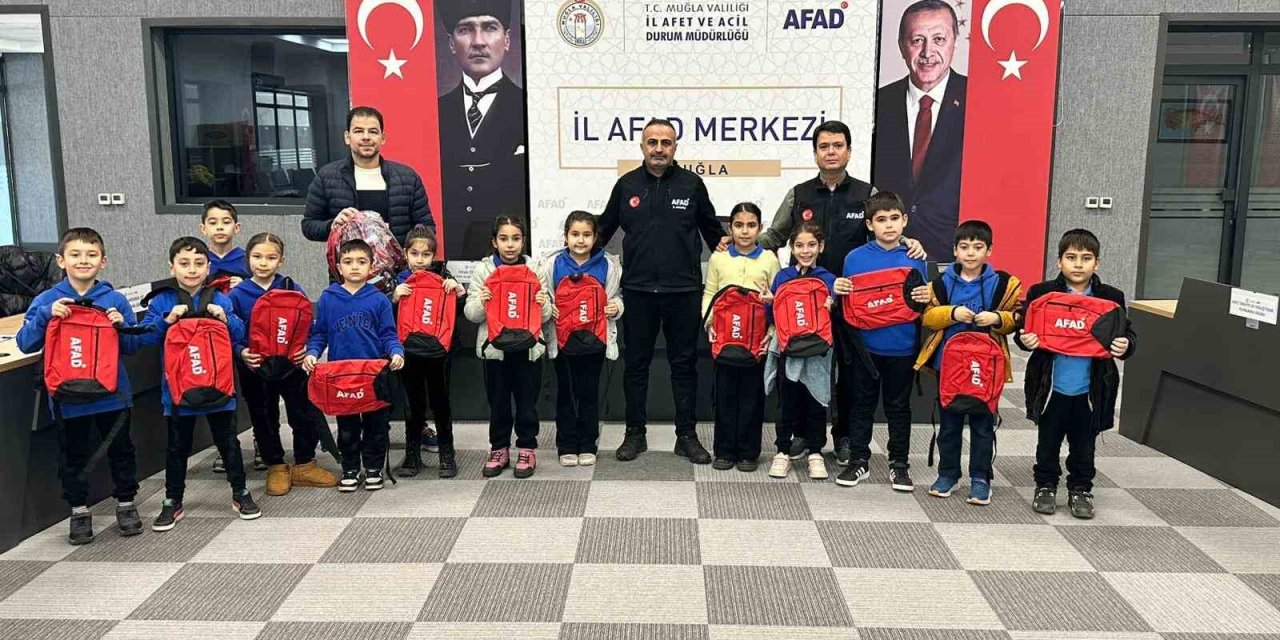İlkokul öğrencilerine afet eğitimi verildi